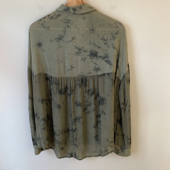 Free People Green Tie Dye Button down - Picture 6 of 7